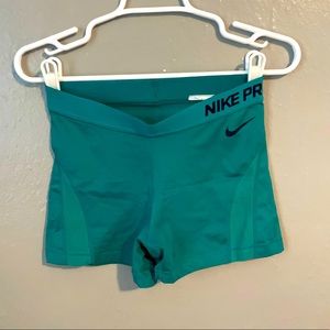 Nike Pro Hyper cool Womens Shorts